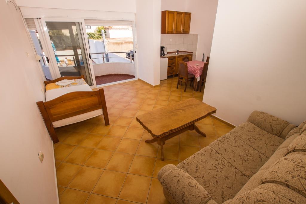 Apartments De Lara Utjeha Exterior photo